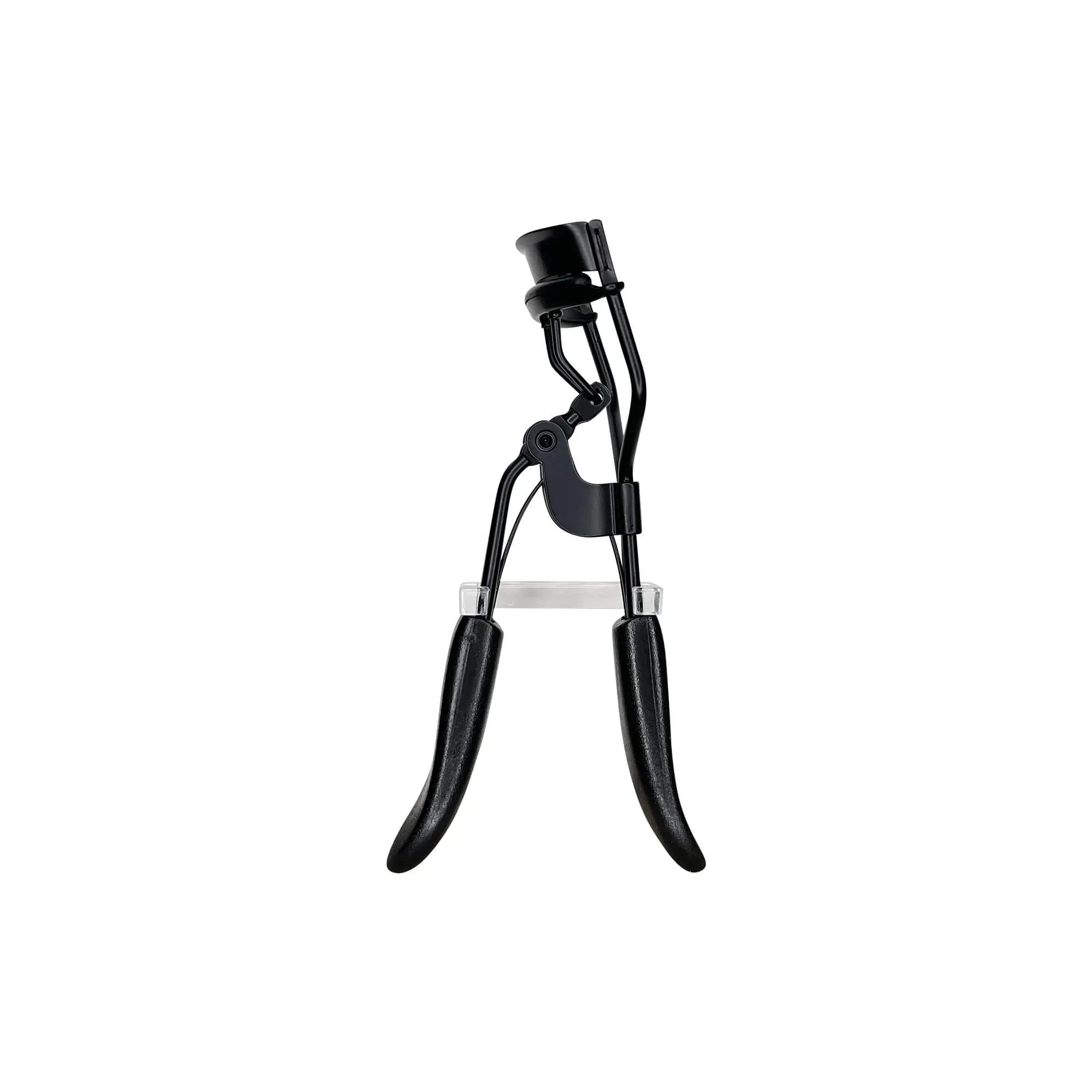 Padded eyelash curler with silicone grip for long-lasting curls
