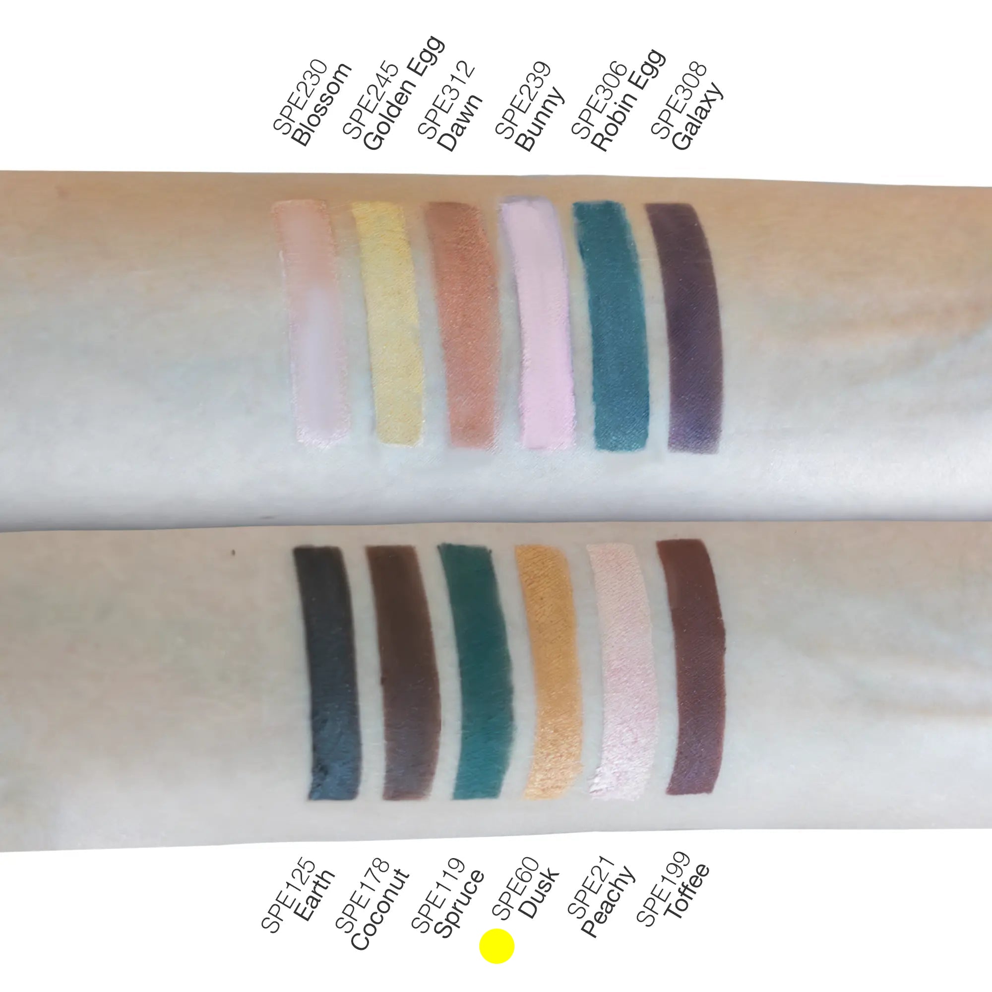 Dusk-toned talc-free single pan eyeshadow for buildable eye makeup